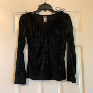 FRUTILLA size medium top with feather/fur neckline